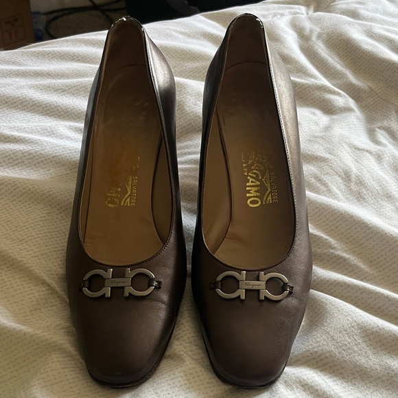 Salvatore Ferragamo Vintage 1980's Brown Leather Heels - Picture 1 of 9